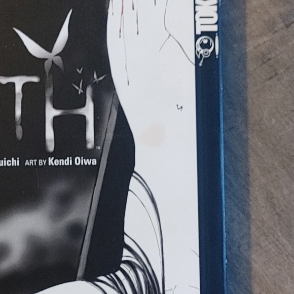 Goth Manga Graphic Novel - Picture 4 of 4